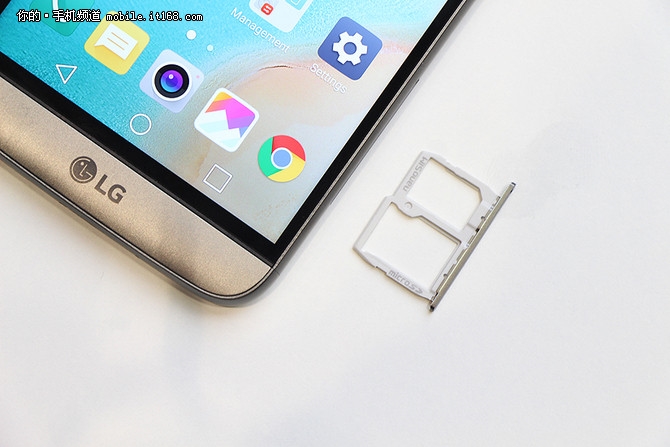 全金属变形设计惊艳全场 LG G5评测