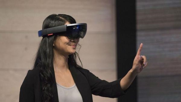 微軟Hololens全息眼鏡開箱：1.9萬史上最強