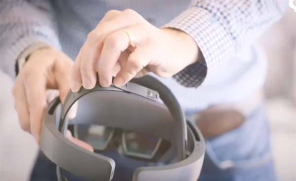 微軟Hololens全息眼鏡開箱：1.9萬史上最強