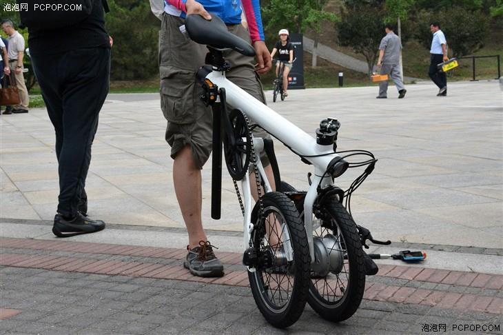 小米米家电助力折叠自行车体验：爬坡不费力