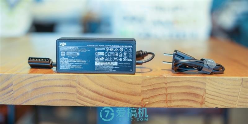 地球最強(qiáng)消費(fèi)無(wú)人機(jī)！大疆御Mavic Pro詳盡圖賞
