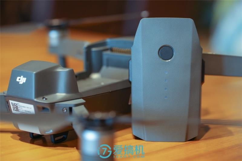 地球最強(qiáng)消費(fèi)無(wú)人機(jī)！大疆御Mavic Pro詳盡圖賞