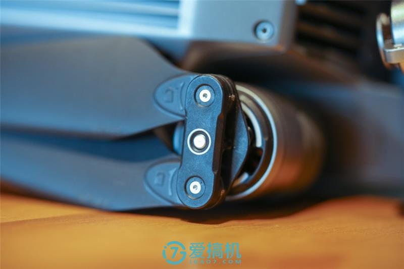 地球最強(qiáng)消費(fèi)無(wú)人機(jī)！大疆御Mavic Pro詳盡圖賞