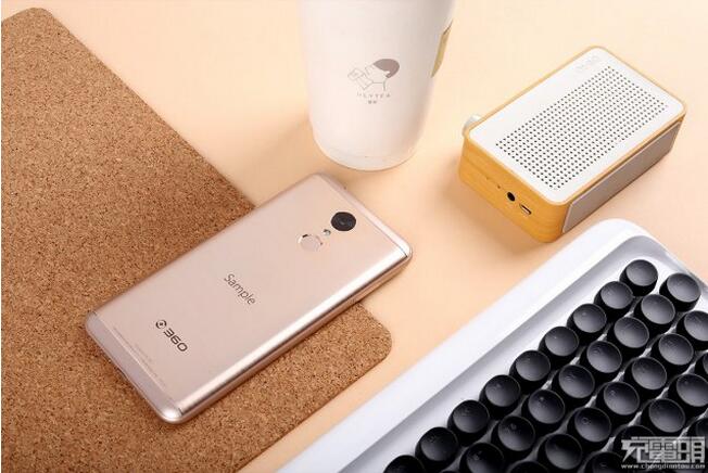 6GB运存手机 360N5充电与温度评测 3605.jpg