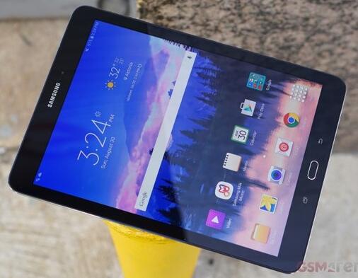 三星Galaxy Tab S3平板谍照曝光：配有磁性键盘