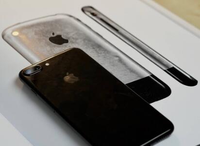 IPhone8将采用初代“水滴形设计”情怀满满