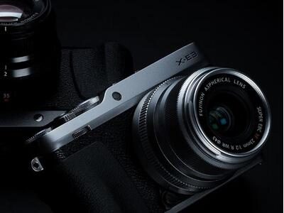 富士推无反相机X-E3:2400万像素\支持4K视频
