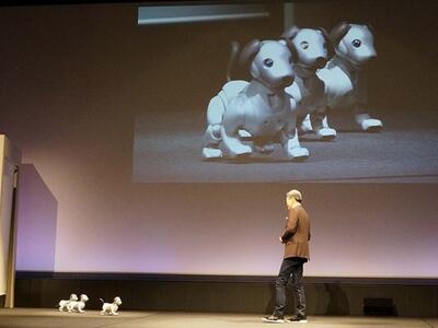 索尼机器狗AIBO官方演示：18年前萌物复活了！