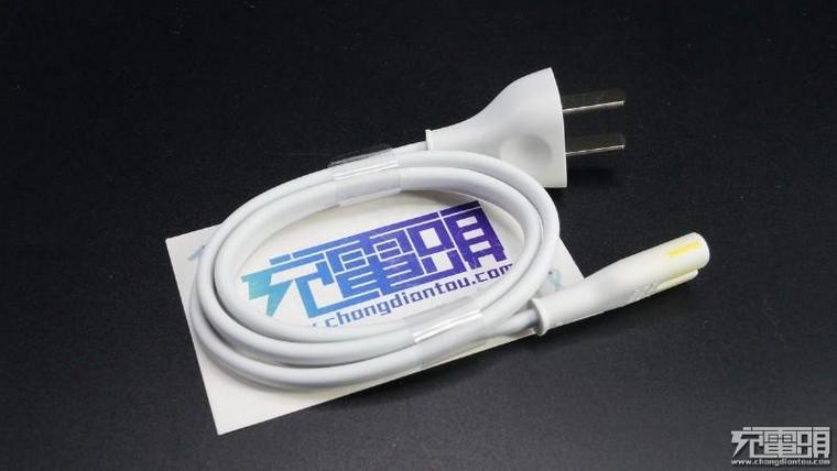 65W筆記本也能用！小米青米多口充電站拆解