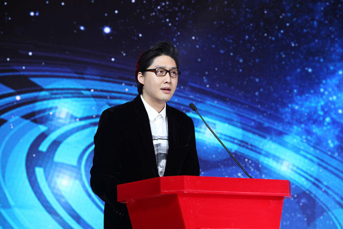 聯想謀局VR戰略 張藝謀楊元慶跨界對話