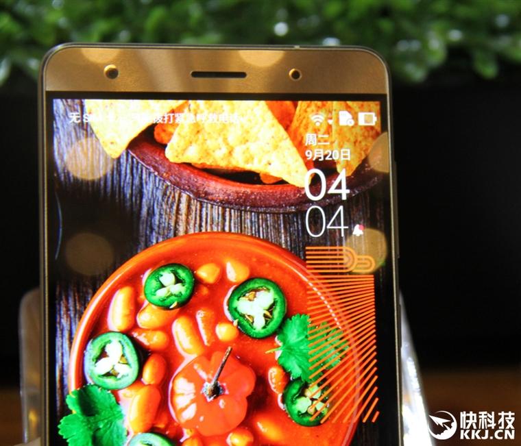 華碩ZenFone 3、靈耀3筆記本現場圖賞：全金屬驍龍821和Mac殺手