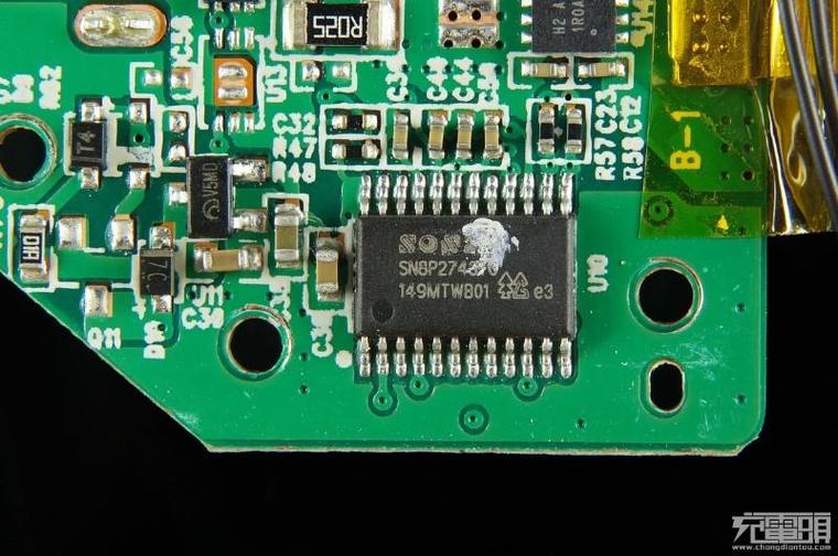 華為的第一次快充！1萬毫安電源拆解、實(shí)測