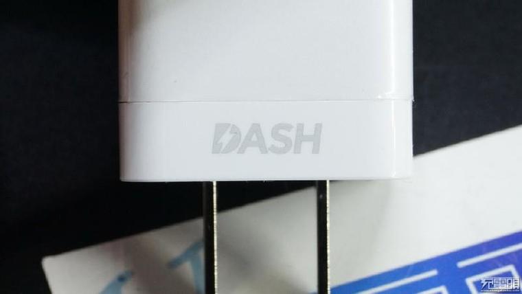 DASH極速閃充何方神圣？一加3充電器深度拆解
