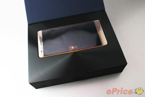 首款骁龙821手机华硕ZenFone 3 Deluxe体验：实在是猛