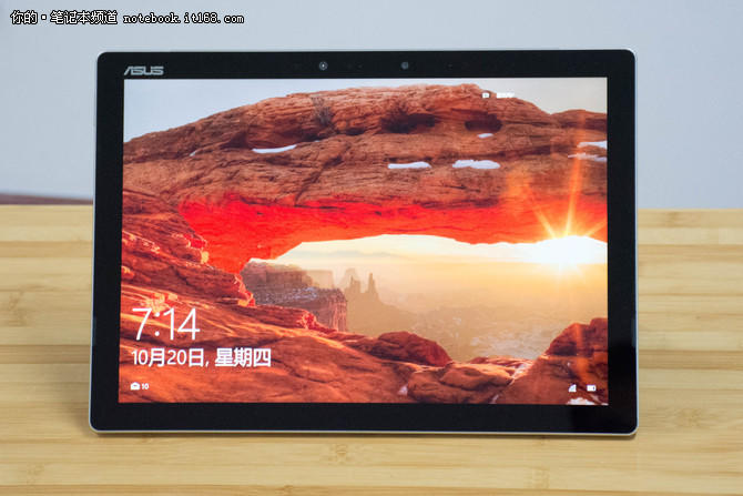 概述及外觀：標準的二合一產品