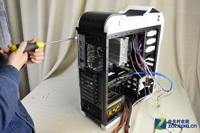 回歸主流玩家定位 AMD定制主機裝機解析 