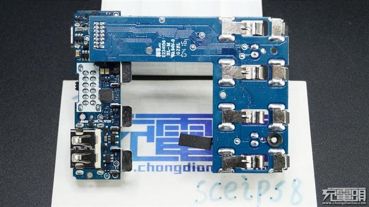 秒变移动电源！49元小米5号电池充电器拆解