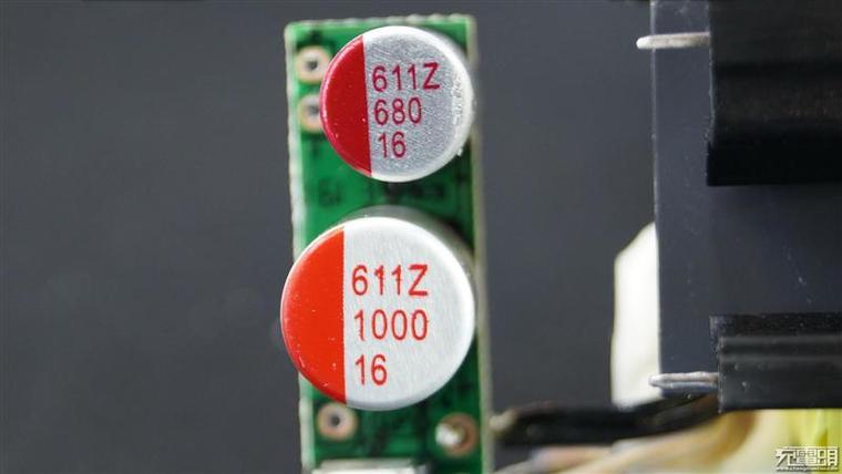 24W雙協議！樂視最新快充充電器拆解、評測