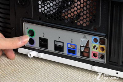 回歸主流玩家定位 AMD定制主機裝機解析 