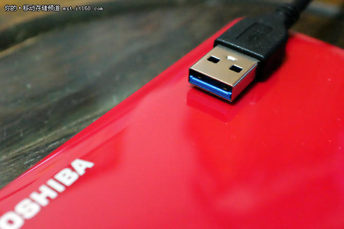 東芝CANVIO CONNECT Ⅱ移動硬盤評測 東芝CANVIO CONNECT Ⅱ移動硬盤評測