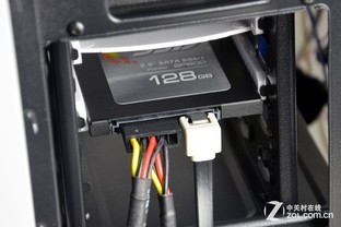回歸主流玩家定位 AMD定制主機裝機解析 