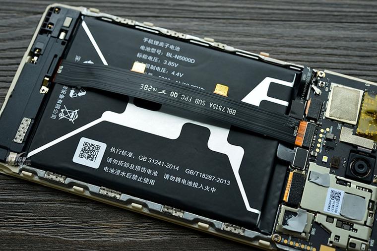 5000mAh內置安全加密芯片！金立M6拆解：2699元