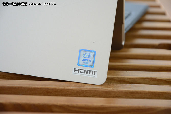 概述及外觀：標準的二合一產品