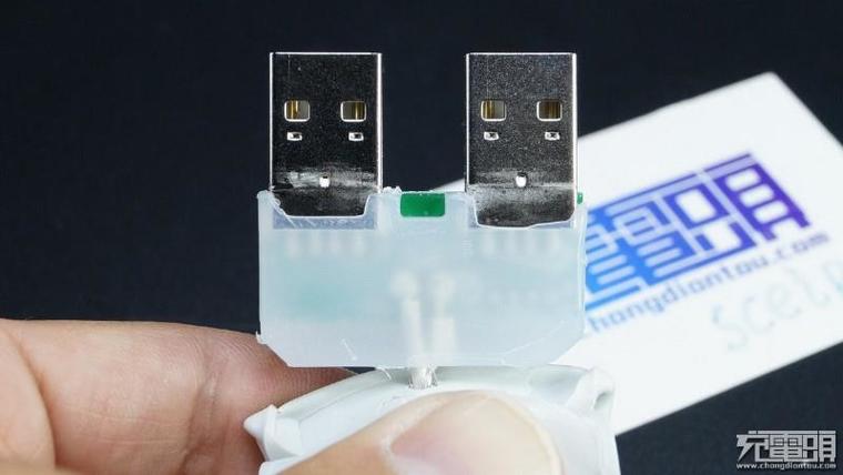 65W筆記本也能用！小米青米多口充電站拆解