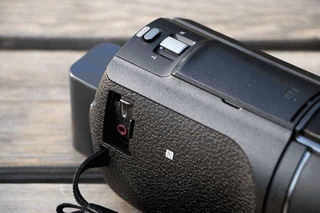 5轴防抖4K画质 索尼AX40摄像机评测 