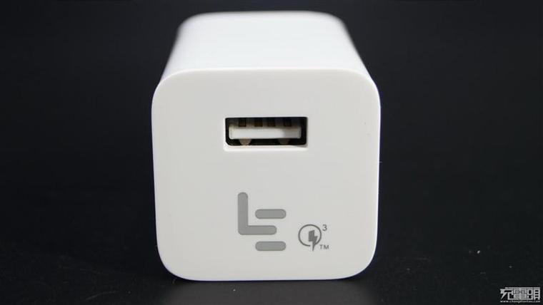 24W雙協議！樂視最新快充充電器拆解、評測