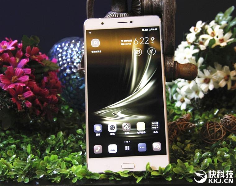 華碩ZenFone 3、靈耀3筆記本現場圖賞：全金屬驍龍821和Mac殺手