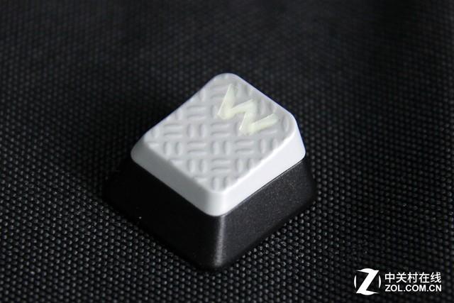 海盜船銀軸K70 RGB鍵盤 