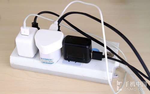 扔掉插頭吧 摩米士公牛多口充電器第1張圖