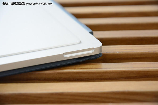 整機細節：接口配備齊全