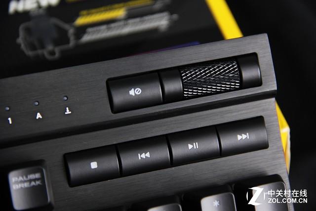 海盜船銀軸K70 RGB鍵盤 