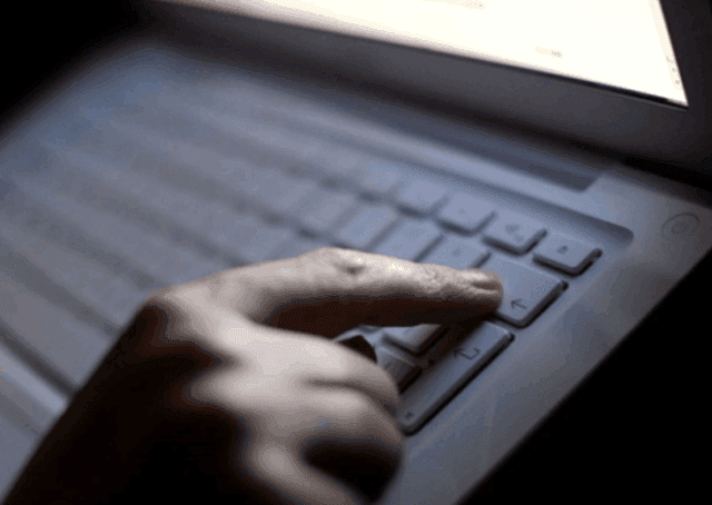 MacBook不安全！病毒可使攝像頭自動開啟 