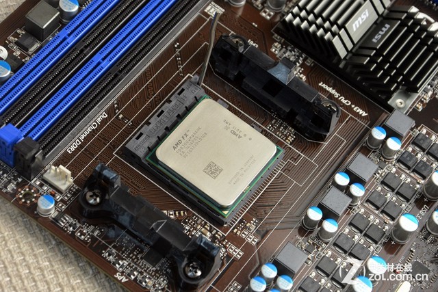 回歸主流玩家定位 AMD定制主機裝機解析 