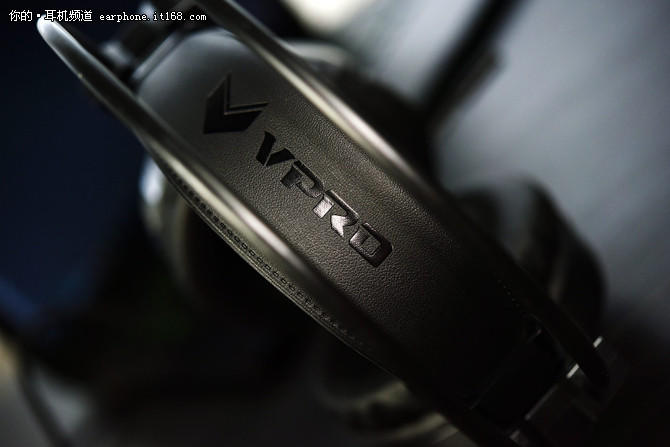 震動單元加持 雷柏VH600游戲耳機試玩