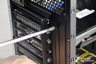回歸主流玩家定位 AMD定制主機裝機解析 