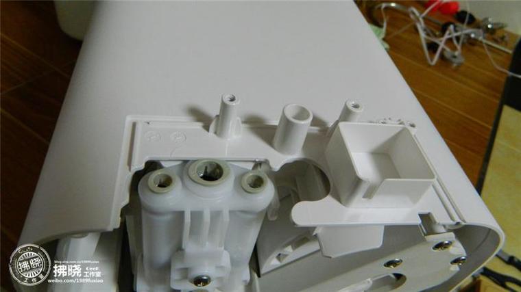 小米廚下式凈水器全拆解:做工精深 構(gòu)造雜亂 小米廚下式凈水器全拆解:做工精湛 構(gòu)造復(fù)雜