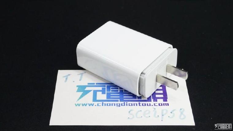半小時充50％！魅藍E充電器拆解：做工贊
