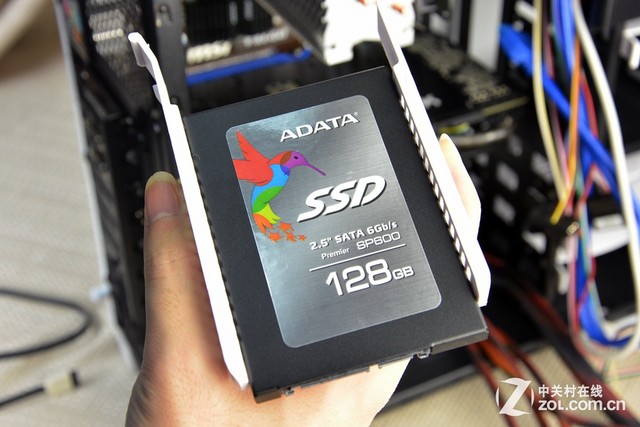 回歸主流玩家定位 AMD定制主機裝機解析 