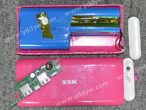 SSK飚王SRBC536移动电源拆解图移动电源拆解图