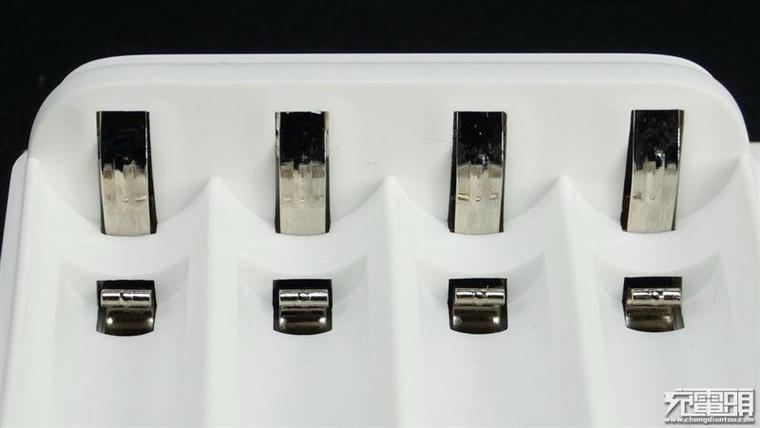 秒變移動電源！49元小米5號電池充電器拆解