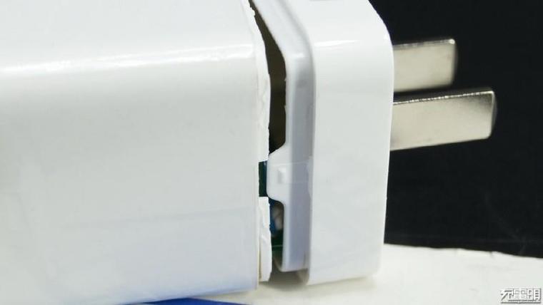 DASH極速閃充何方神圣？一加3充電器深度拆解