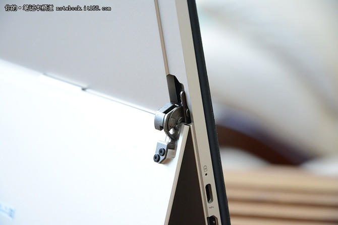 整機細節：接口配備齊全