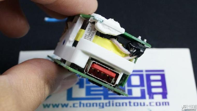 DASH極速閃充何方神圣？一加3充電器深度拆解