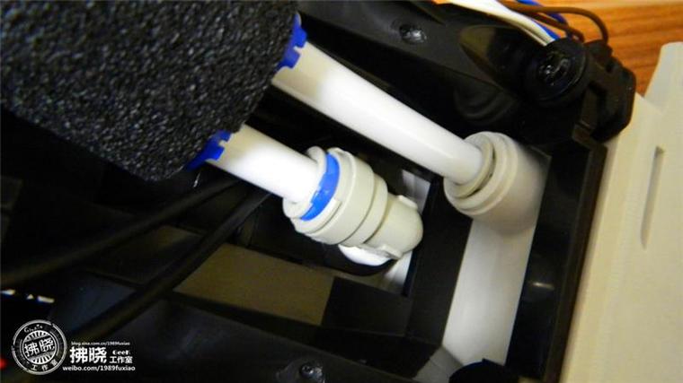 小米廚下式凈水器全拆解:做工精深 構(gòu)造雜亂 小米廚下式凈水器全拆解:做工精湛 構(gòu)造復(fù)雜