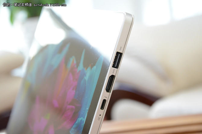 整機細節：接口配備齊全