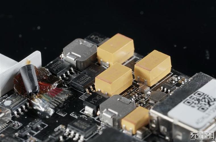 小米笔记本标配 USB-C至HDMI多功能转接器ZJQ01TM拆解